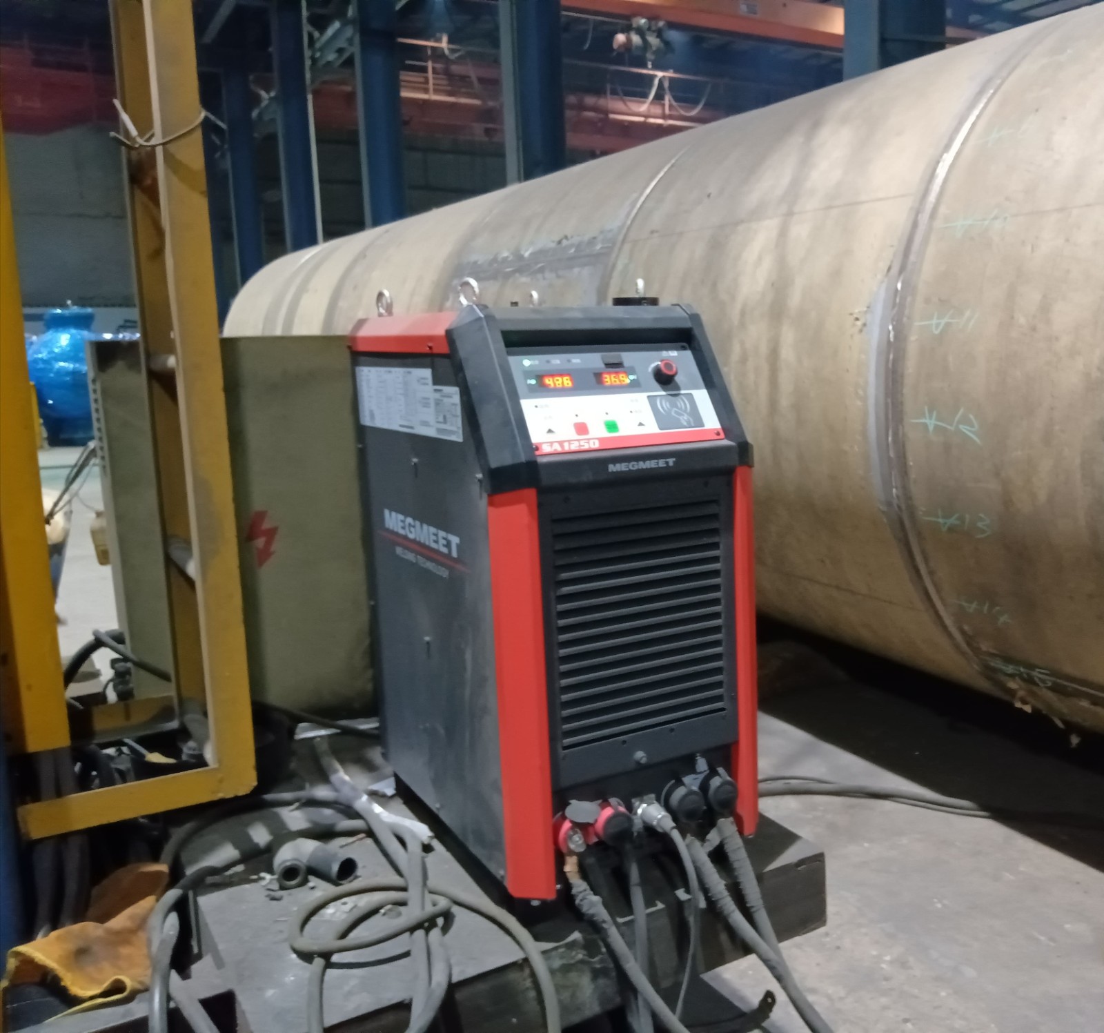 petrochemical pipelines welding - Megmeet SA1250 saw welders.jpg